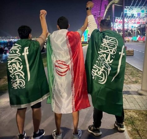 تصویری خاص از هواداران ایران و عربستان در قطر