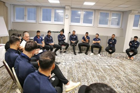 نخستین جلسه فنی کی روش با بازیکنان تیم ملی فوتبال