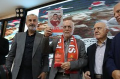 گردهمایی کانون هواداران پرسپولیس و تجلیل از خردبین