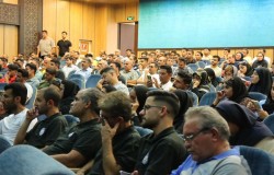 *برگزاری دو کارگاه آموزشی فوتبال با محوریت مراقبت از کودکان و برندسازی مربیان در شیراز*