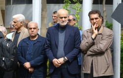 تشییع زنده یاد فرامرز ظلّی _ محمد رضا تهرانی موسس و رئیس هیات مدیره جمعیّت حامیان هواداران فوتبال در مراسم حضور داشت