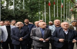 تشییع زنده یاد فرامرز ظلّی _ محمد رضا تهرانی موسس و رئیس هیات مدیره جمعیّت حامیان هواداران فوتبال در مراسم حضور داشت